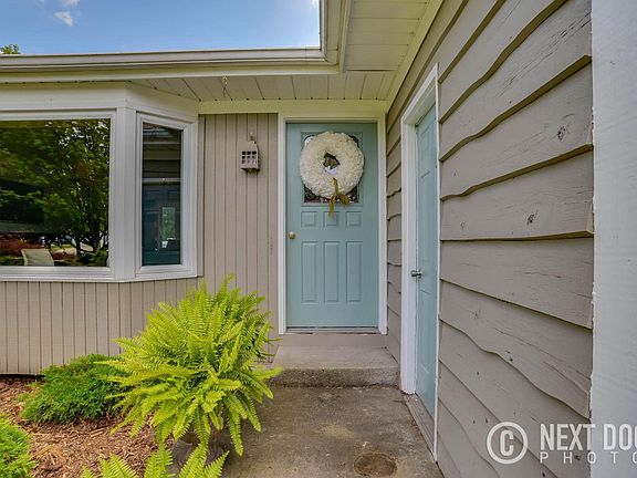 4th image of 1116 Windsong Ct SE