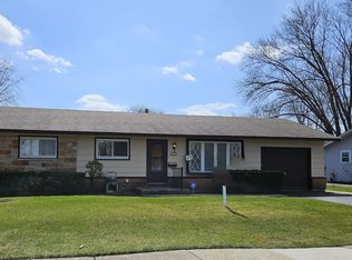 623 Oakton St, Elk Grove Village, IL 60007