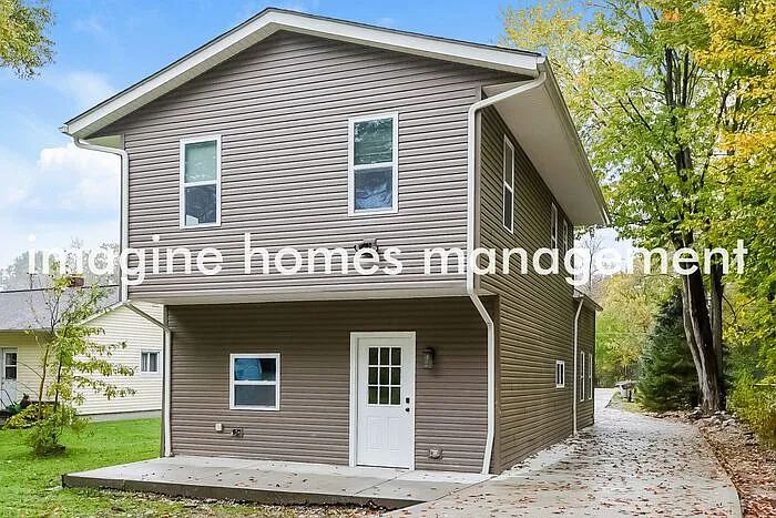 7447 Stearns Rd — Photo 14
