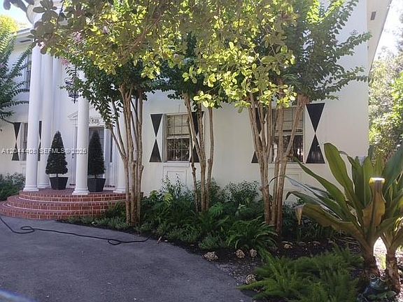 2nd image of 2828 Segovia St #1