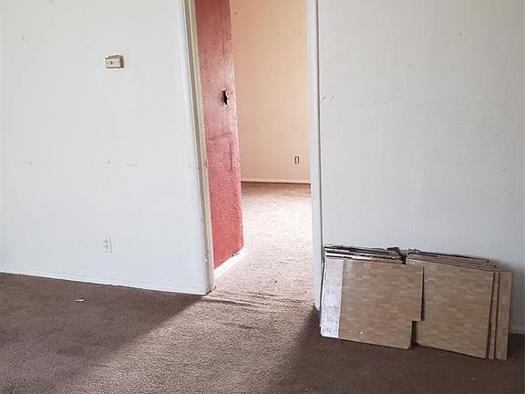 5th image of 5204 E Berry St