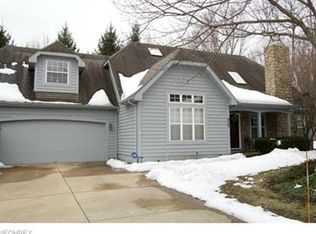 10086 Glen Eagle Ln, Twinsburg, OH 44087