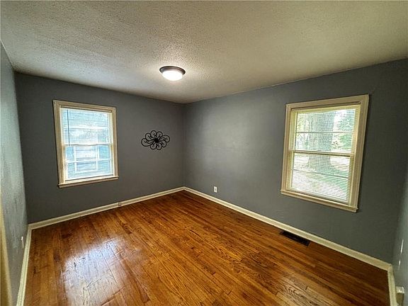 4th image of 11903 E 58th St