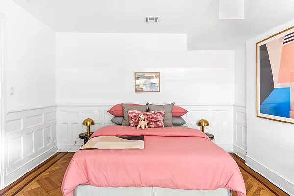 Sold by Compass | media 23