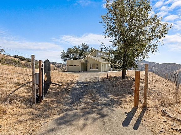 2nd image of 1475 Los Alamos Road