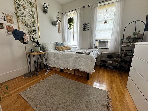 3rd image of 211 W 108th St APT 52