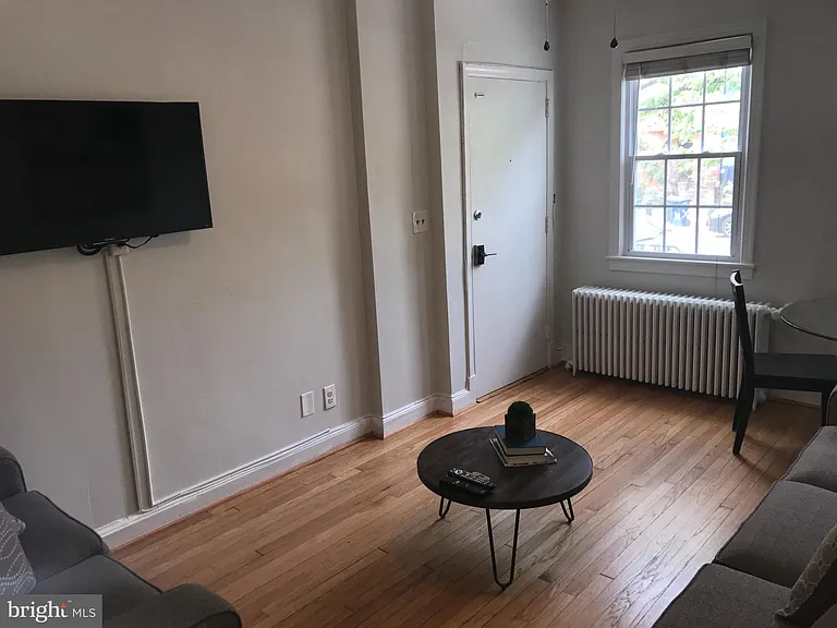 731 13th St NE #1 — Photo 3
