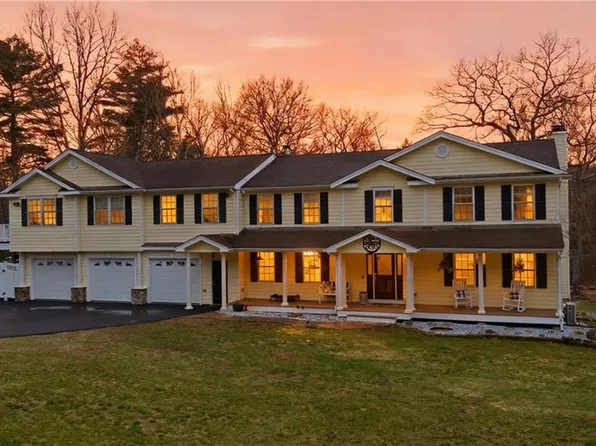 71 Rolling Hill Dr, Exeter, RI 02822