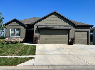 19706 W 196th Ter, Spring Hill, KS 66083