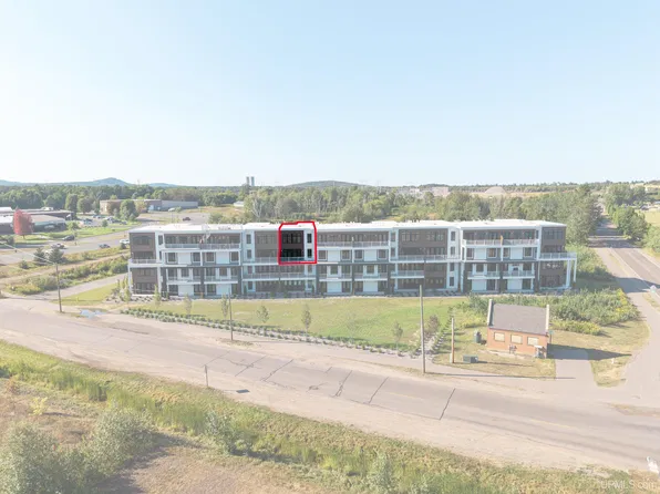 2401 N Lakeshore Blvd Unit 18, Marquette, MI 49855