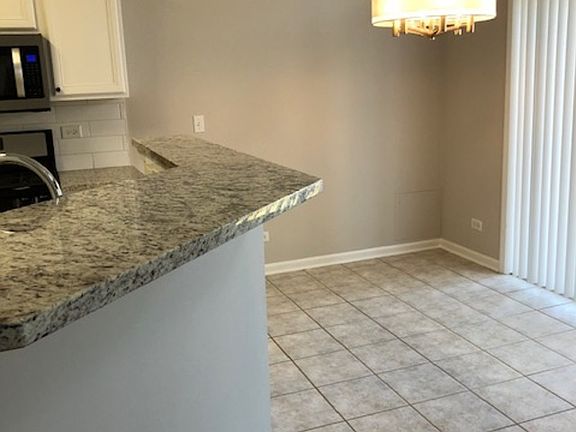 4th image of 920 Enfield Dr