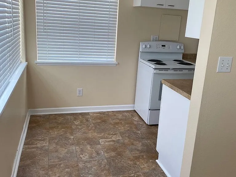 The Heights Apartments - Sunnyside, WA — Photo 9