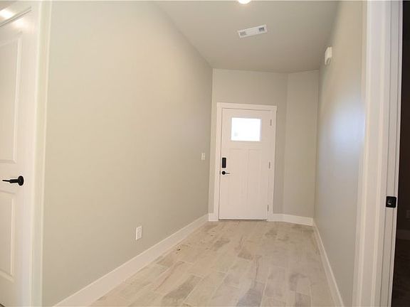 2nd image of 7 Romney Ln