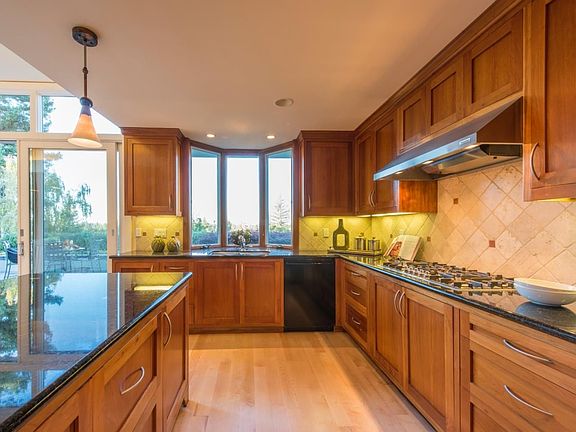 4th image of 1252 Bellair Way
