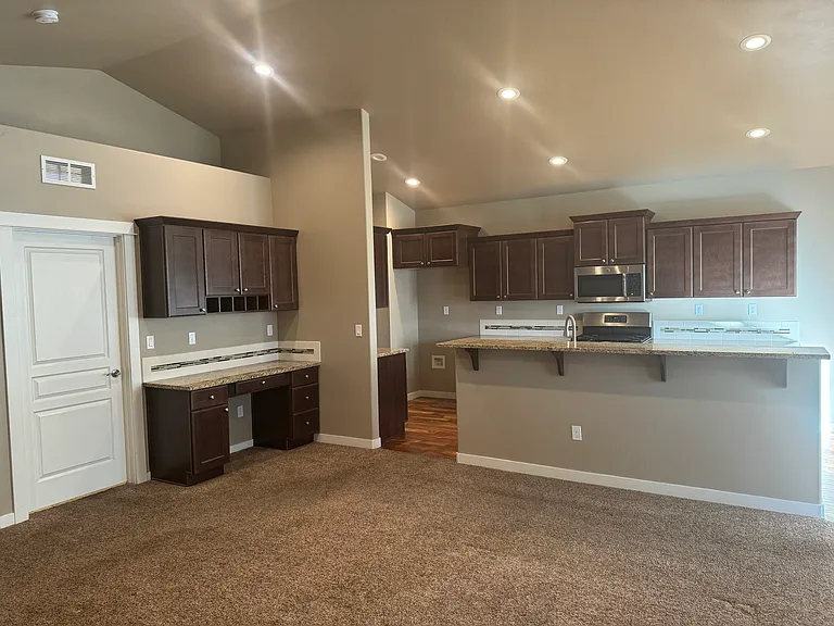1298 N Tyra Ave — Photo 8
