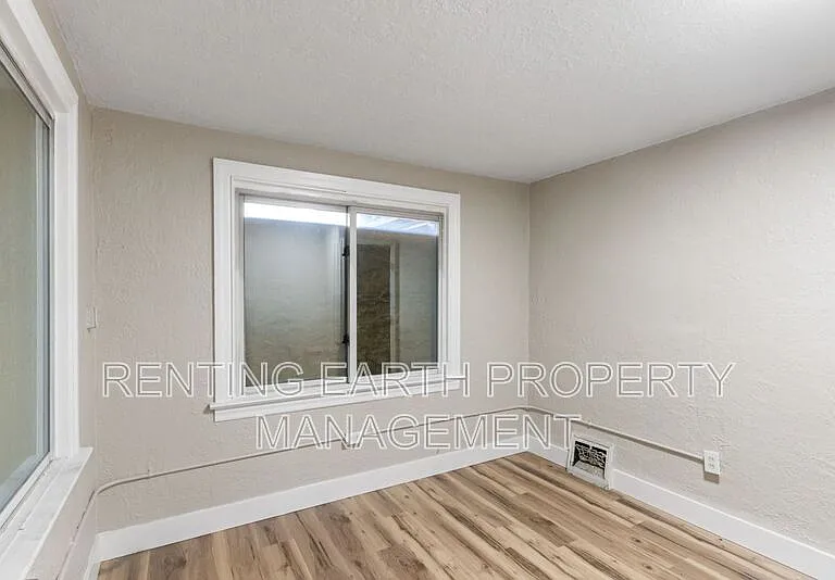 8212 Toddy Ave — Photo 10