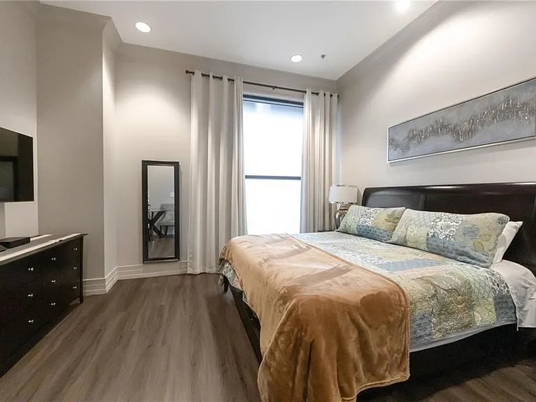 3040 Peachtree Rd NW #813 — Photo 19