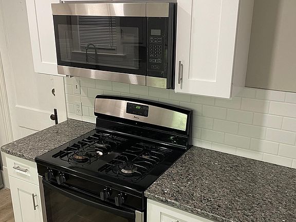4th image of 1288 W 114th St Floor 1