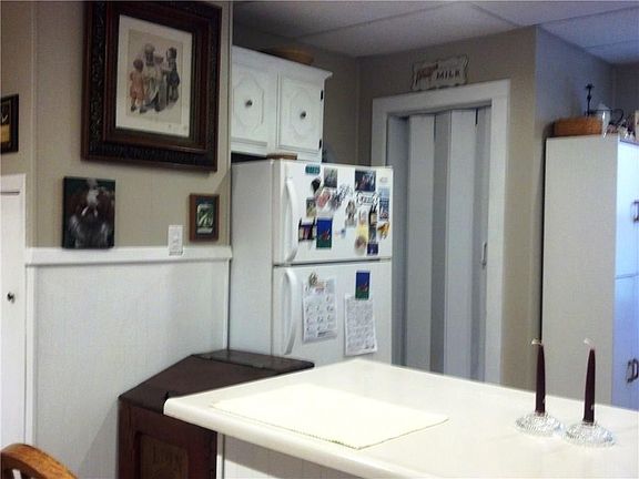 4th image of 25 Beckman Ave