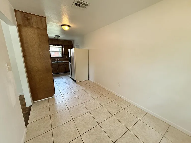 1004 S 3rd St — Photo 7