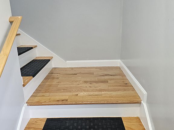 5th image of 142 Ballston Ave Floor 2