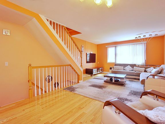 4th image of 51 Sea Gate Ct