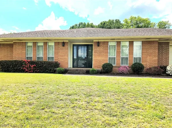 7800 Dover Cir, Fort Smith, AR 72903