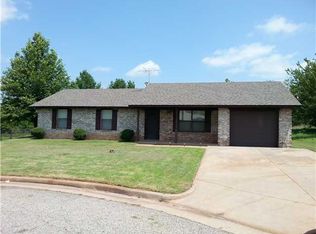 924 E 17th St, Chandler, OK 74834
