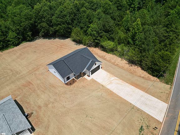 2nd image of 486 Hellams Rd