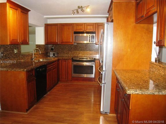 3rd image of 125 Whitehorn Dr