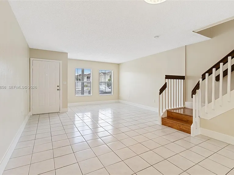 9187 Fontainebleau Blvd #405-5 — Photo 2