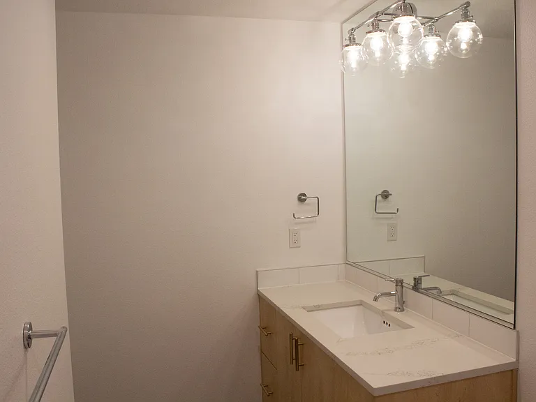 8038 SE Hawthorne Blvd #B — Photo 8