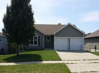 1441 Arrowwood Dr, Eudora, KS 66025