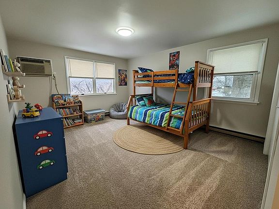 3rd image of 702 E Willow St APT 202