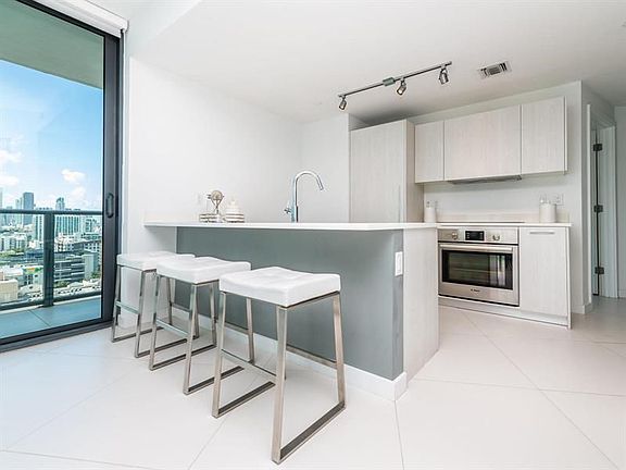 5th image of 501 NE 31st St #1506