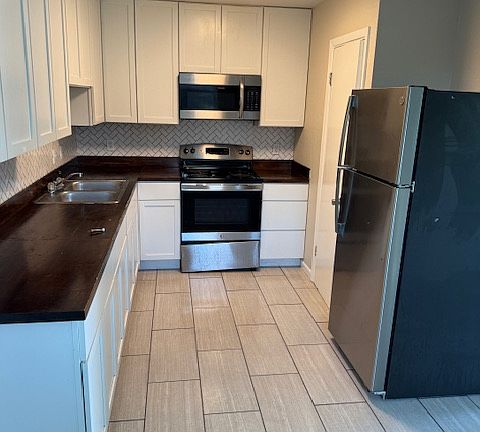 2nd image of 7195 Oakcliff Dr