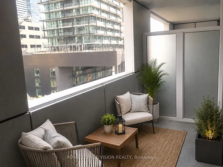 318 Richmond St W #613 — Photo 6