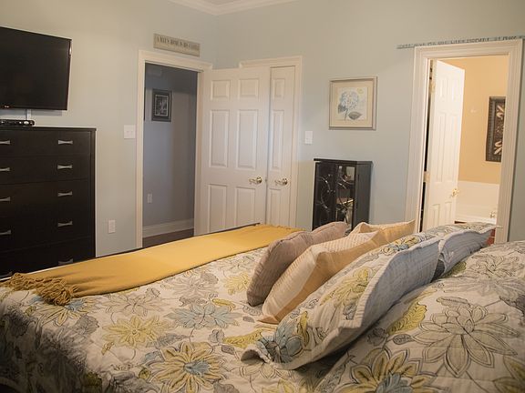 4th image of 130 David Dr