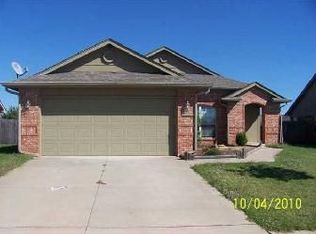 224 Somers Pointe Blvd #B, Yukon, OK 73099