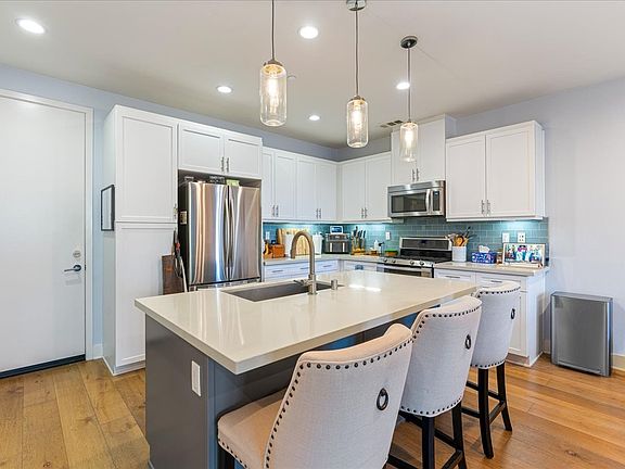 3rd image of 26 Gallo St