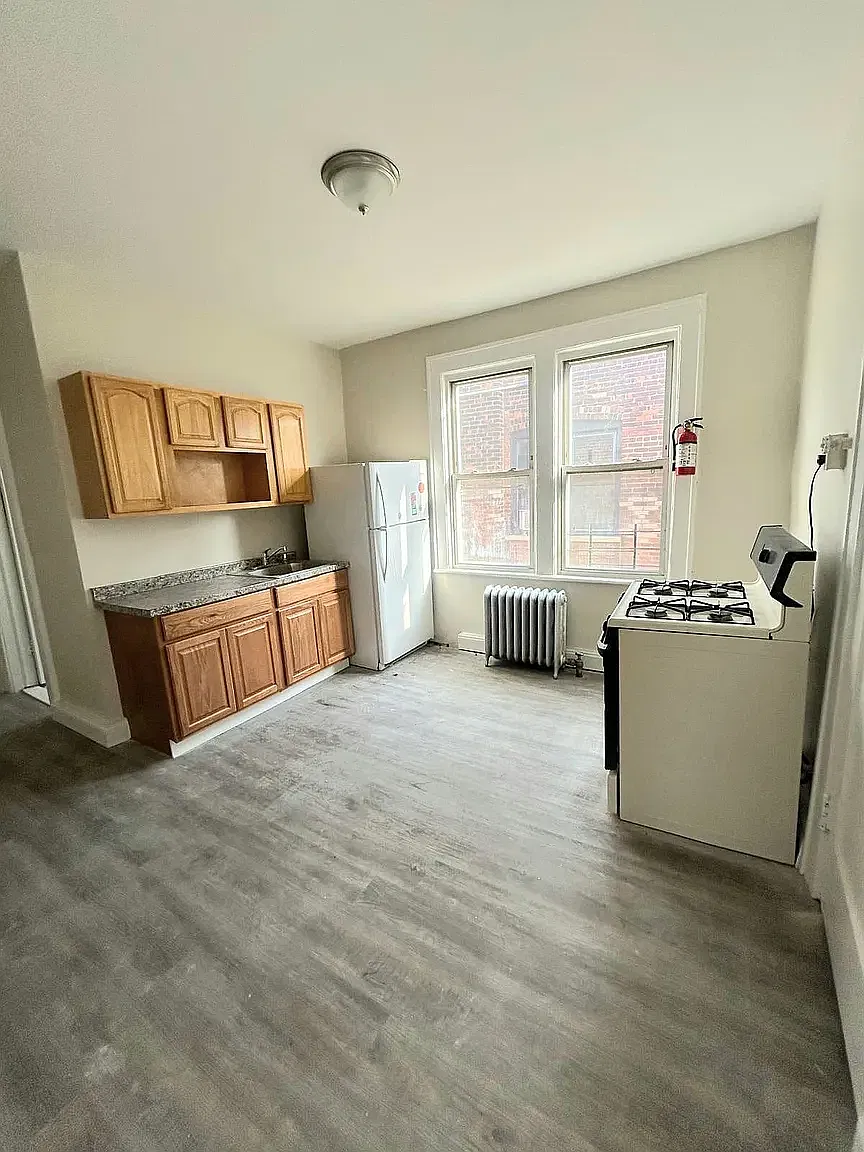 2 bed, 800 sqft, $1,699 — Photo 1