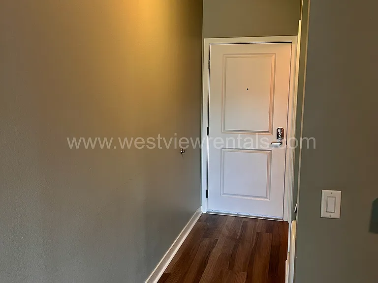 203 E Laurel St — Photo 375