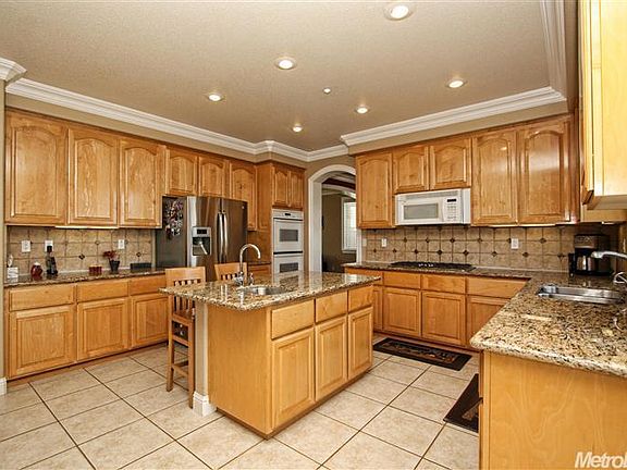 2nd image of 7009 Pembroke Way