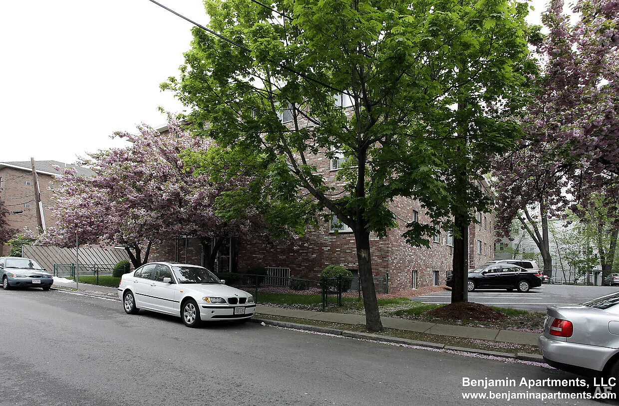 1 bed, $2,350 — Photo 4