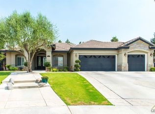 8900 Bienvenu Ct, Bakersfield, CA