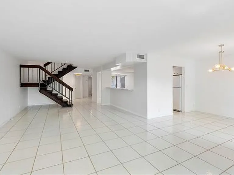 9717 N New River Canal Rd #409 — Photo 11