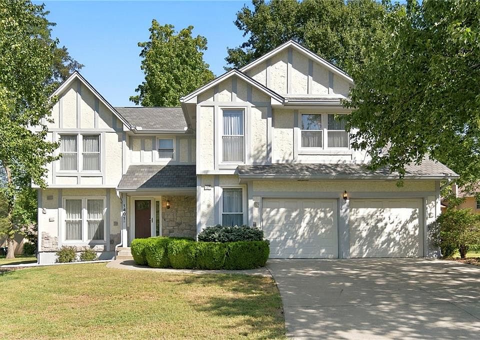 1st image of 1401 NW Fox Ridge Dr