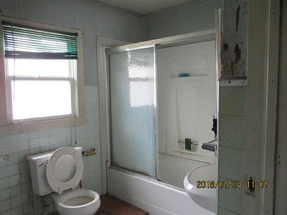 5th image of 1503 Fairview E