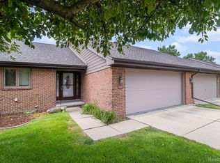 16110 Meadows Dr, Macomb, MI