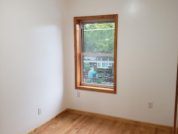 4th image of 255 Bay 14th St Fl 2nd